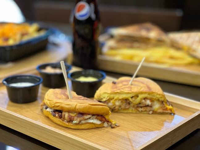 مور تشكن - الضيافة