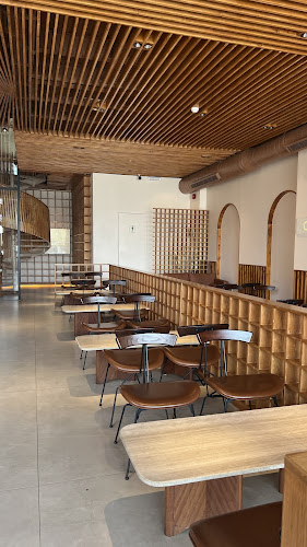 Cold Roastery and Coffee | كولد محمصة و مقهى - الضيافة