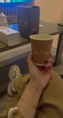 Comentarii opinii despre By The Way (BTW)