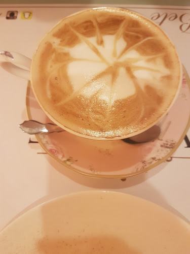 Opinii despre أفينيو كافيه în الدمام - الضيافة