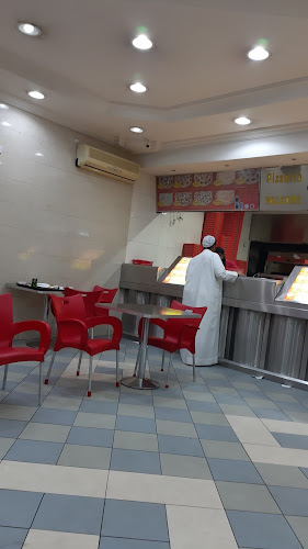 بيتزا الأصدقاء - الضيافة