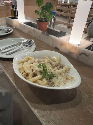 Comentarii opinii despre فابيانو رد سي مول