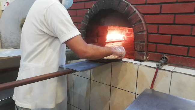 بيتزا ومناقيش الرمانه الدمشقيه - جدة