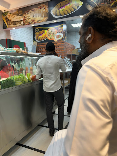 Opinii despre فلافل شاورما معجنات عكار în الدمام - الضيافة