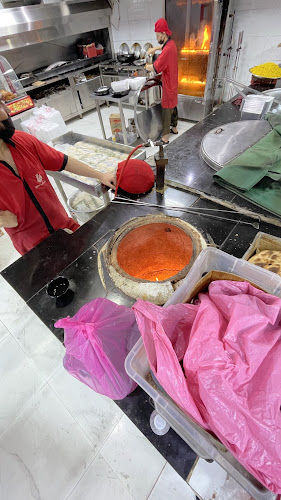 مطعم الشباب الجيد البخاري - الضيافة