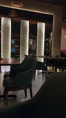 كراون تكا - الضيافة