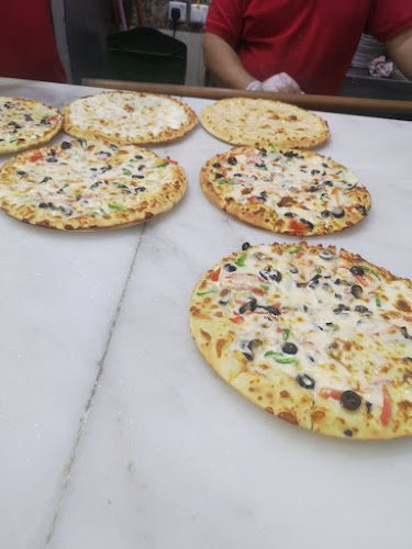 بيتزا هم - الضيافة