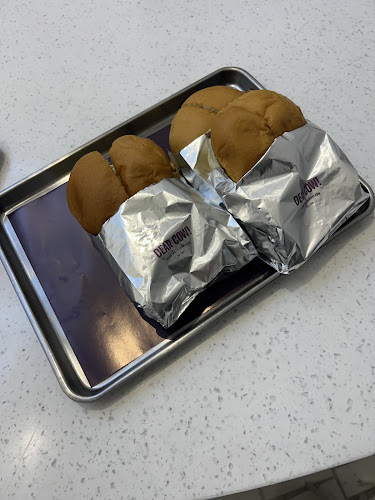 دير كاو - الضيافة