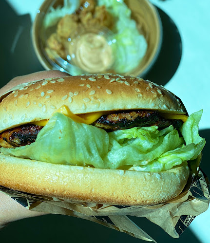 Opinii despre اف اند بي برجر în الهفوف‎ - الضيافة