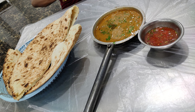 مطعم الساطع للفول والتميس اليماني - مكة