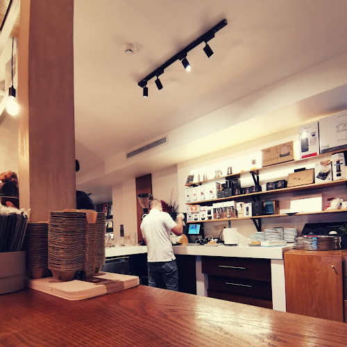 شارع عبدالله سليمان، الفيحاء، جدة 22246