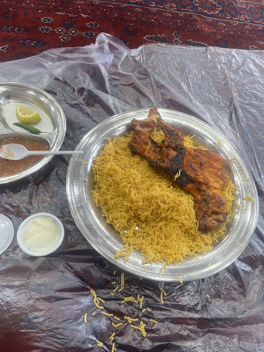 مطعم شباب عنك البخاري