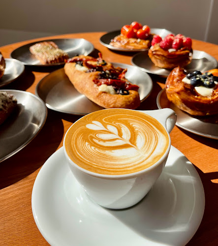 Local Bakehouse لوكال