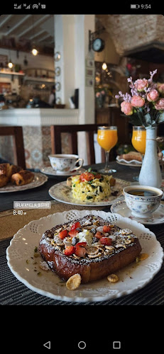 LaFamiglia Bistro Cafe لافاميليا بيسترو كافيه