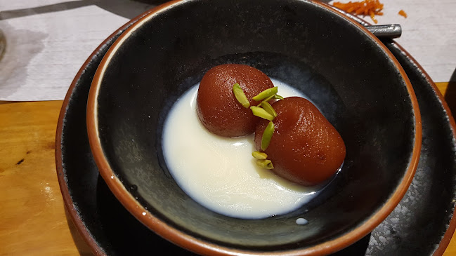 بومباي رياني - الضيافة