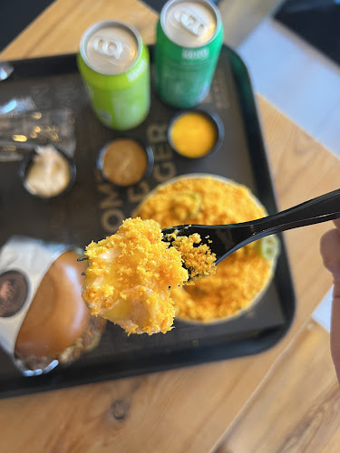 Opinii despre بلاك الفنت برجر în جدة - الضيافة