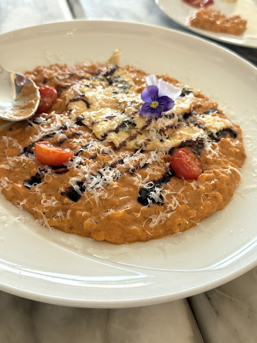 Comentarii opinii despre مونیز