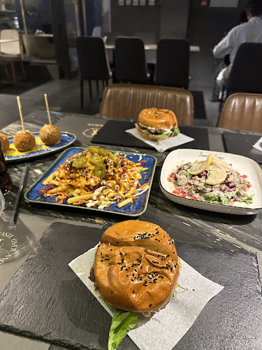 شرفات، الندى، الرياض 13317