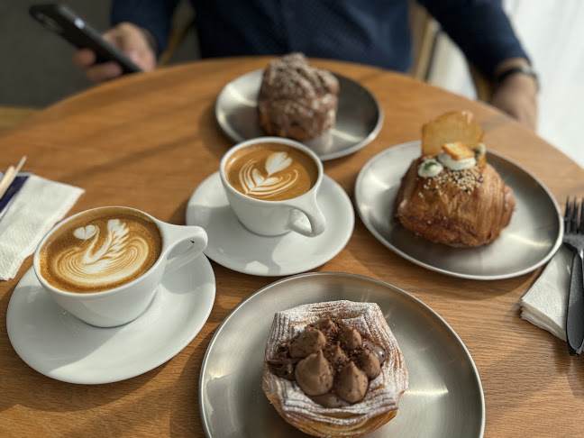Local Bakehouse لوكال - الضيافة
