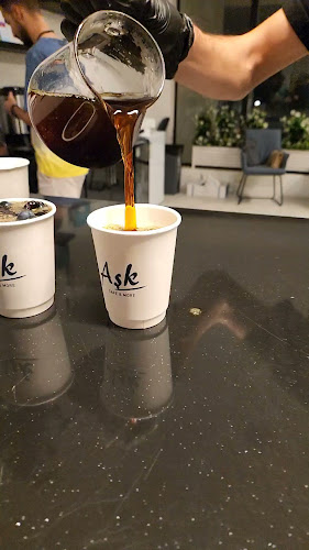Opinii despre AŚK COFFEE | مقهى آشك în المدينة المنورة - الضيافة