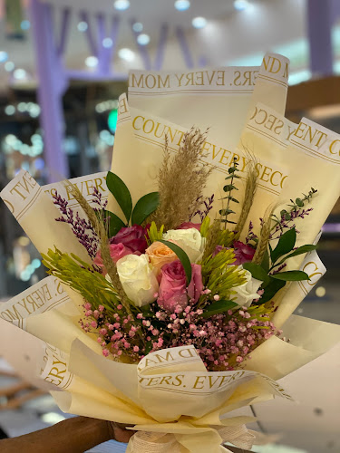 Opinii despre اجمل اللحظات للهدايا والمناسبات în مكة - الضيافة