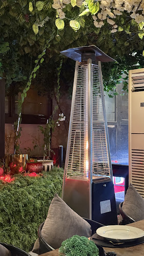 قمرت - الضيافة