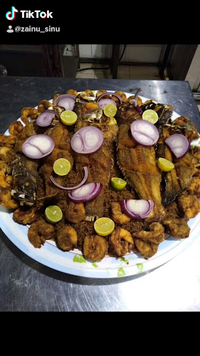 مطعم العوائل المينا للأسماك للمأكولات البحرية ينبع Mina Seafood Restaurent