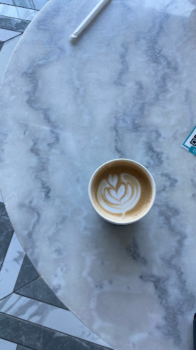 مطعم زيت وزعتر مركز الخياط التجاري، طريق الامير سلطان، الروضة، جدة 23435