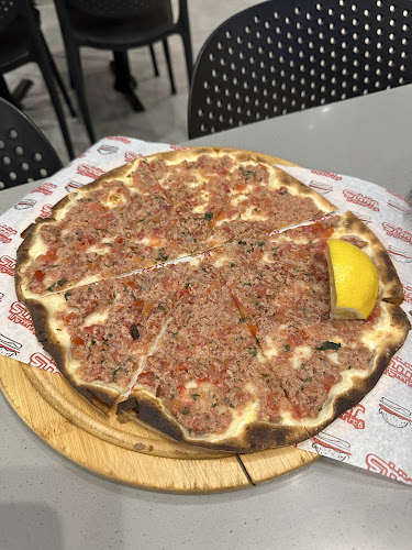 الكبير بيسترو لبناني - الضيافة