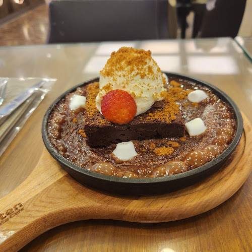 AL Nakheel Mall, المغرزات،, Al Mughrizat, Riyadh 12483 QP88+VJ Al Mughrizat, Riyadh Exit 9، طريق الامام سعود بن عبدالعزيز بن محمد الفرعي،, الرياض 11564