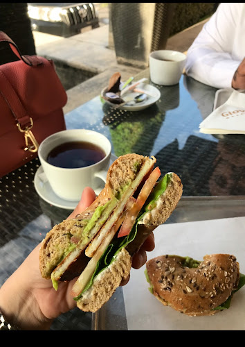 جيوفاني إل - الضيافة