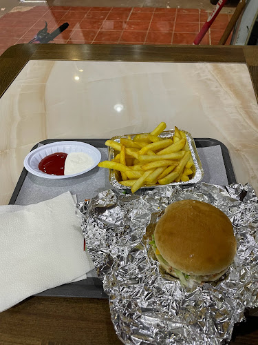 Opinii despre SAUDI BURGER în جدة - الضيافة