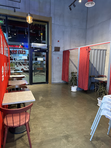 آيام هانقري - الضيافة