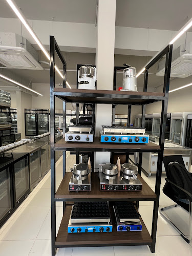 شركة قصر الرياض التجارية لمعدات المطاعم والمقاهي والمطابخ المركزية - الرياض