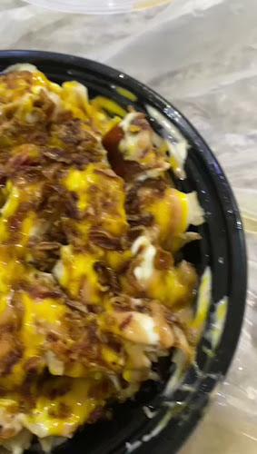 شاورما وفطائر ملاذ