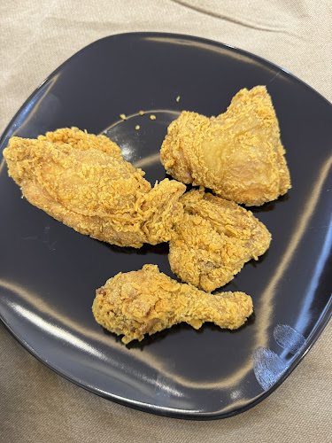 Opinii despre مطعم وشواية الحرازي (مطعم القلعة سابقاً ) în الطائف - الضيافة