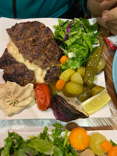 مطعم صحن مشوي - القطيف‎