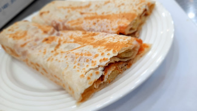 Opinii despre عالم العصائر والكنافه الباحه în الباحة - الضيافة