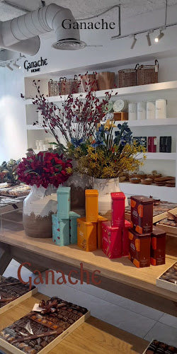 Comentarii opinii despre جاناش | Ganache