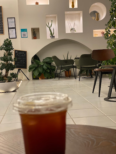 Opinii despre مقهى - مجتمع فناء în الرياض - الضيافة