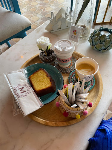 كوفي ميكانوس - الضيافة