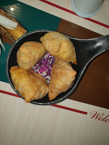 Comentarii opinii despre مطعم شرفة الهند