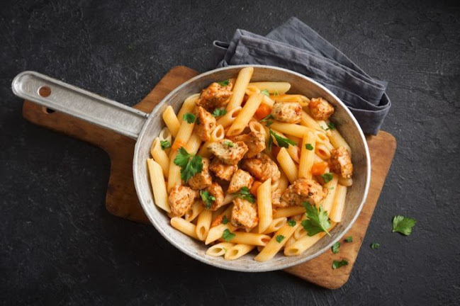 باستا واندومي اسرع لقمه - الظهران