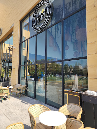 لإكلير دي جيني - الضيافة