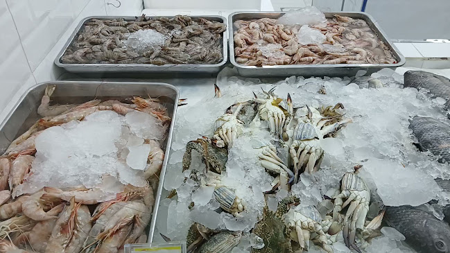 سمكة ذهبية للمأكولات البحرية - الضيافة