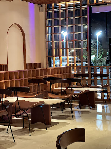 Opinii despre Cold Roastery and Coffee | كولد محمصة و مقهى în بلجرشي - الضيافة