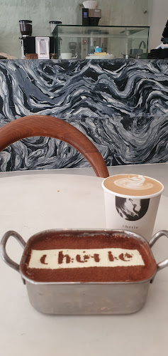 Opinii despre تشيريه كافيه în الرياض - الضيافة