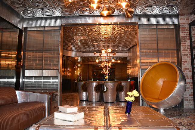 بيسترو شينو - الضيافة