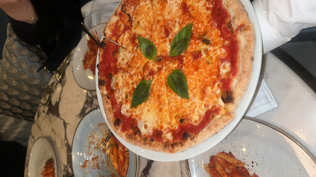 دلفينو - الضيافة