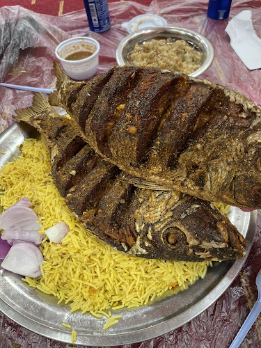 مطعم حي المطار البخاري - الضيافة